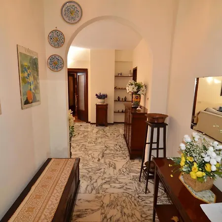 Ortensia Apartment, Levanto, 5 Terre Apartament *